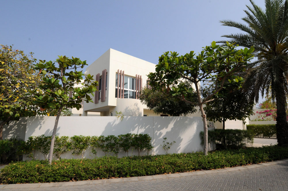 Spacious 7-Bedroom Tombazi-Style Villa with Landscaped Garden and Private Pool