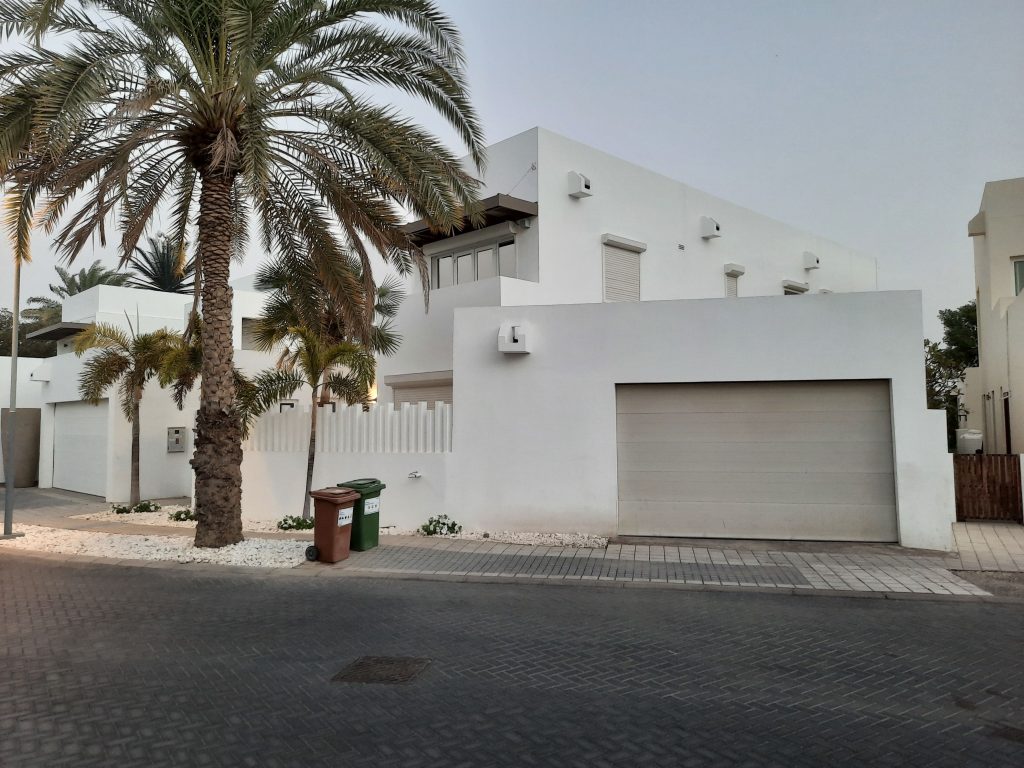Spacious 7-Bedroom Tombazi-Style Villa with Landscaped Garden and Private Pool
